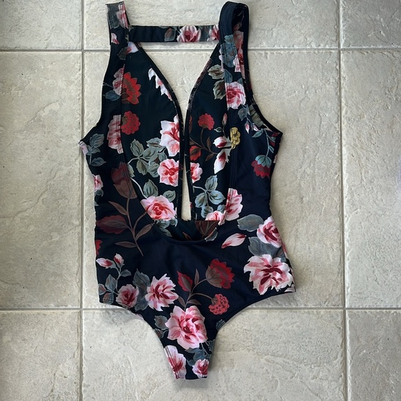 BEACH RIOT studded floral plunge neck one piece - Picture 3 of 6